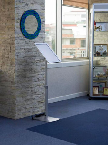 Porta Menú LED ejemplo
